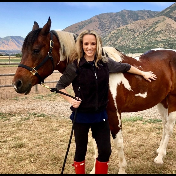 Meet your Posher, Laura Ann - Picture 4 of 13